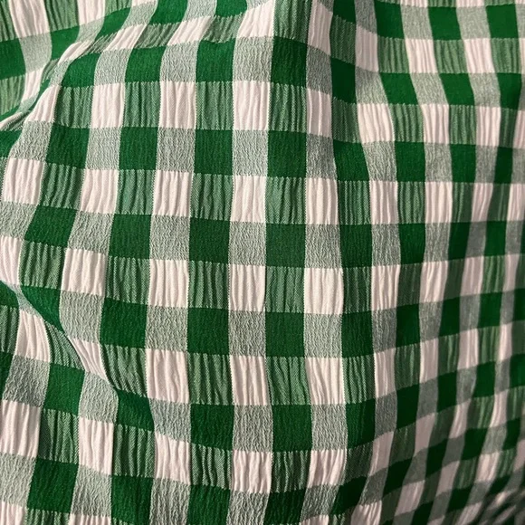 Adorable green gingham peplum top - Picture 3 of 3